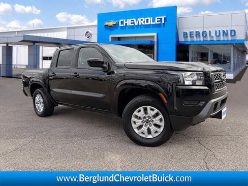 Used 2023 Nissan Frontier SV image 1