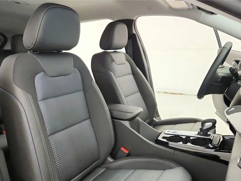 New 2026 Chevrolet Trax LT FWD image 37