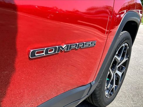 Used 2025 Jeep Compass Limited AWD/4WD image 7