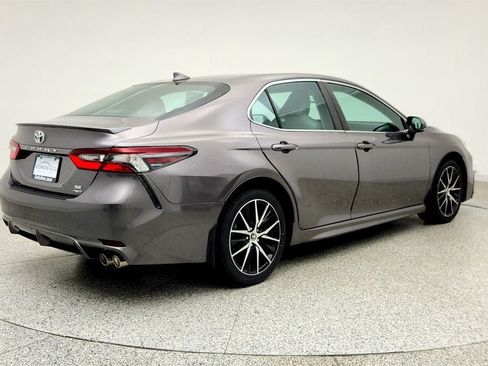 Used 2023 Toyota Camry SE w/ Cold Weather Package AWD/4WD image 5