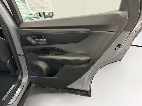Used 2024 Nissan Ariya AWD image 33