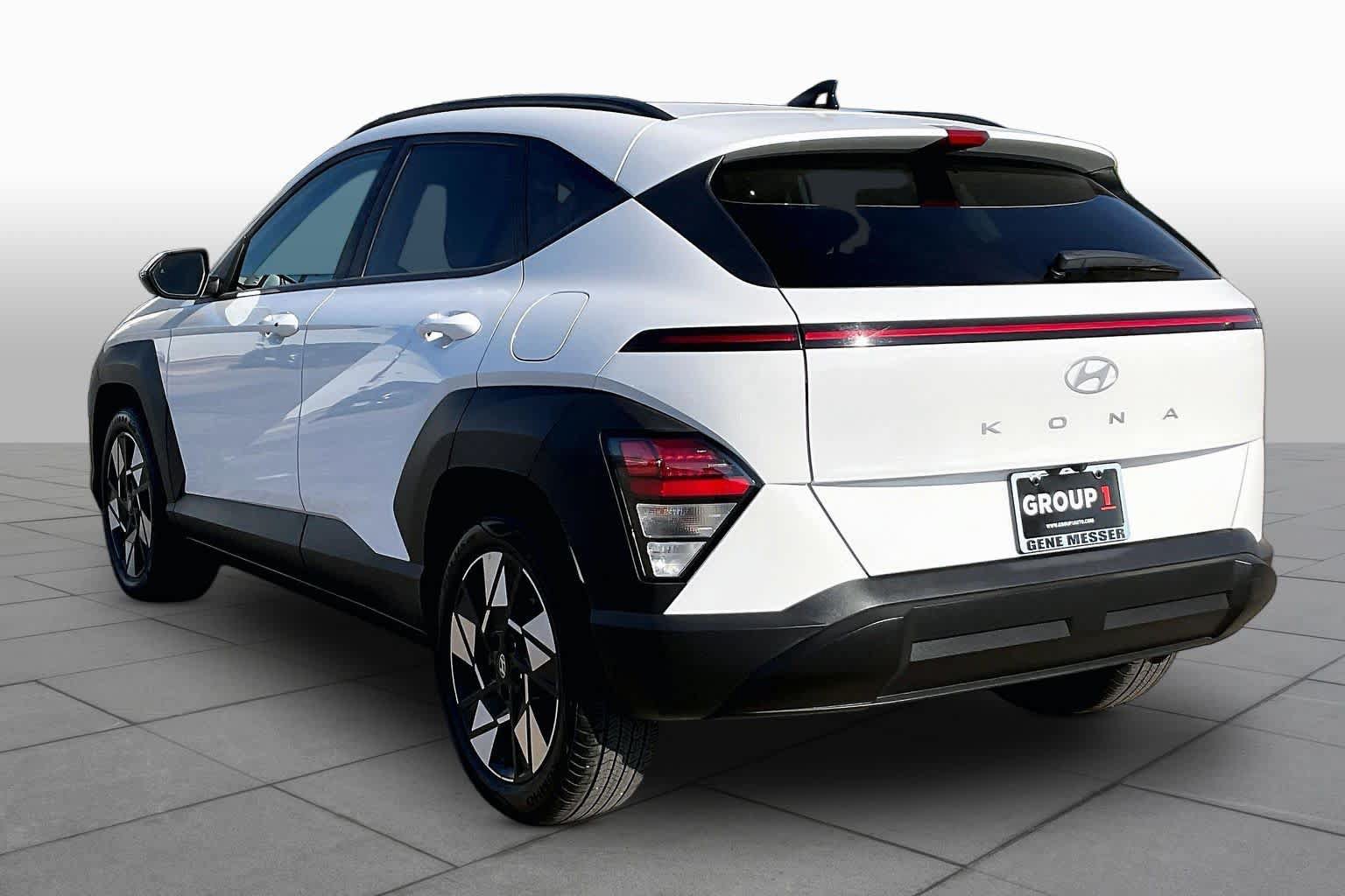 Used 2025 Hyundai Kona SEL FWD image 11