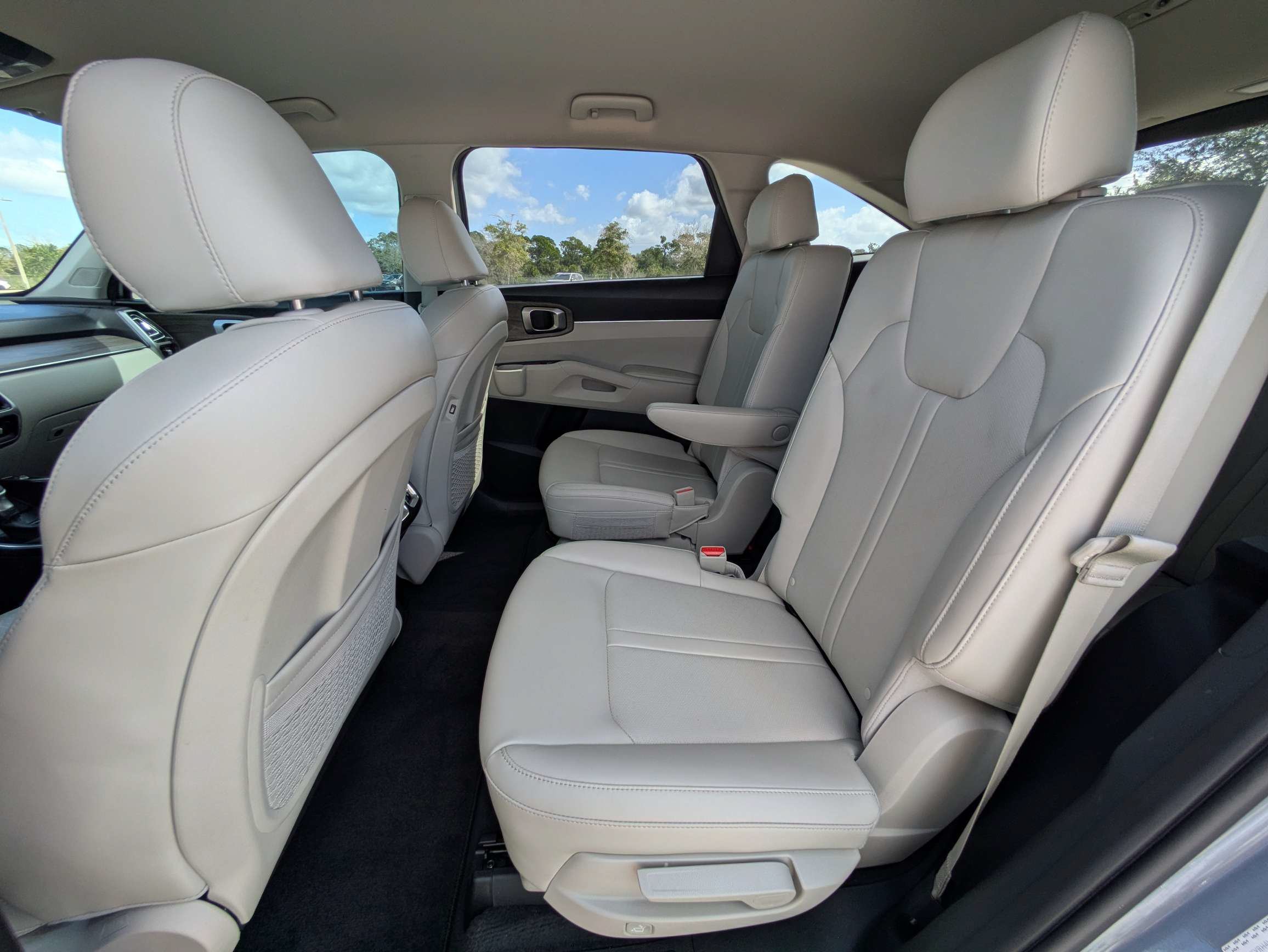 Certified 2023 Kia Sorento EX FWD image 14