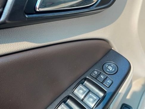 Used 2018 Chevrolet Tahoe Premier RWD image 17