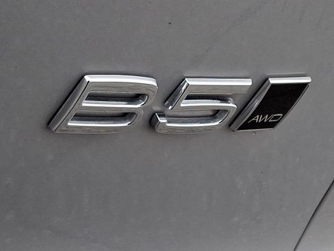 Certified 2025 Volvo XC40 B5 Plus image 31