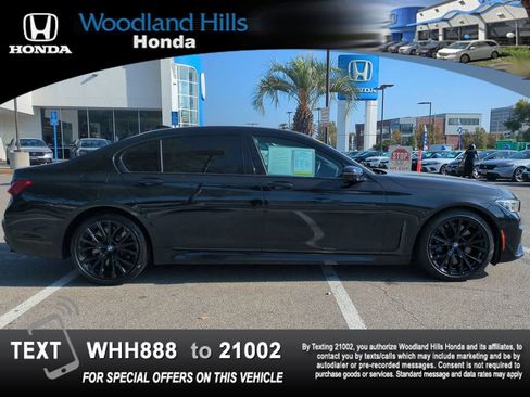 Used 2022 BMW 740i w/ M Sport Package RWD image 4