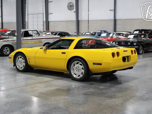 Used 1994 Chevrolet Corvette image 3