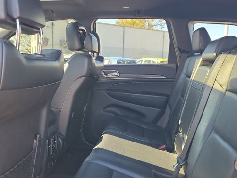 Used 2019 Jeep Grand Cherokee Limited image 14