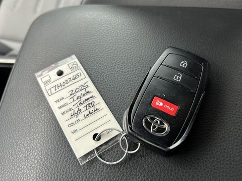 Certified 2025 Toyota Tacoma TRD Sport AWD/4WD image 35
