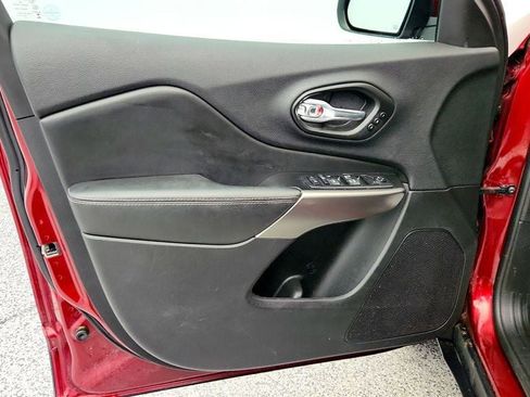 Used 2020 Jeep Cherokee Limited image 10