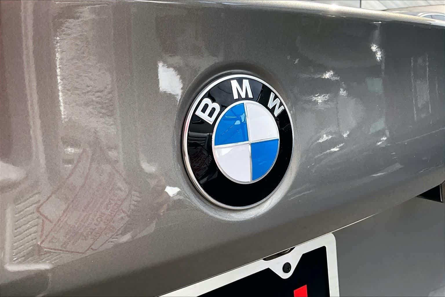 Used 2025 BMW 530i w/ Premium Package RWD image 31