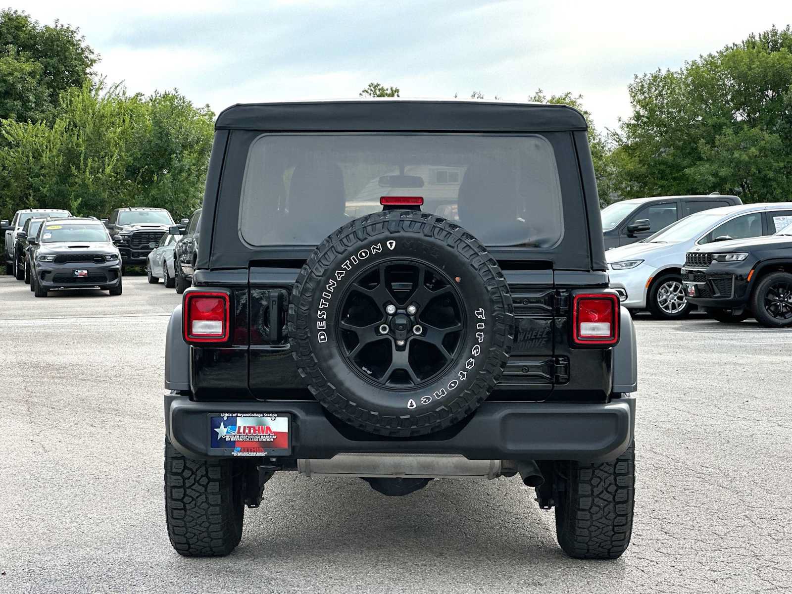 Used 2022 Jeep Wrangler Unlimited Sport AWD/4WD image 14