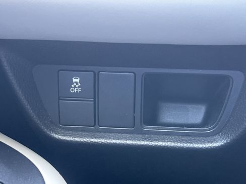 Used 2023 Honda HR-V LX image 11