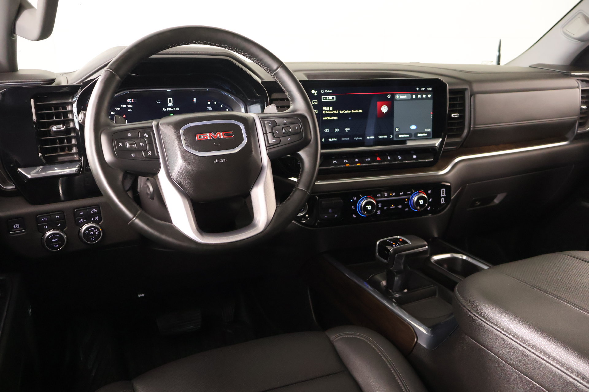 Used 2024 GMC Sierra 1500 SLT w/ SLT Premium Plus Package AWD/4WD image 2