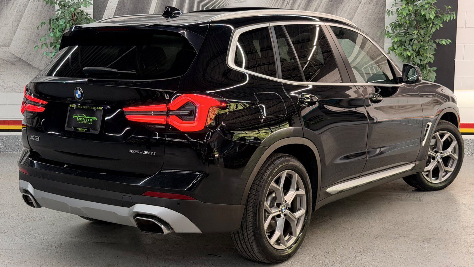 Used 2022 BMW X3 xDrive30i w/ Convenience Package AWD/4WD image 7