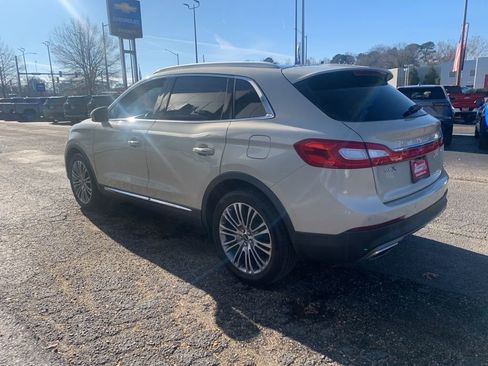 Used 2016 Lincoln MKX Reserve w/ Driver Assistance Package image 3