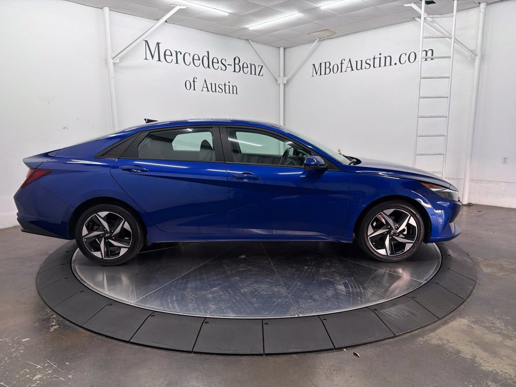 Used 2023 Hyundai Elantra SEL w/ Convenience Package FWD image 8