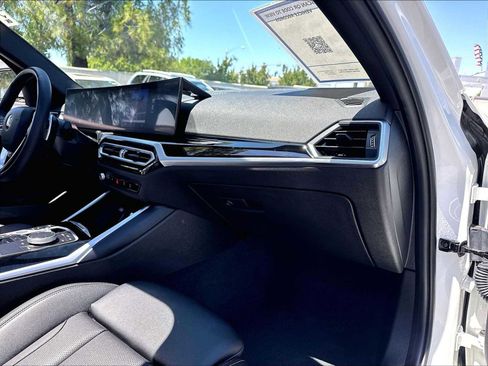 Used 2023 BMW 330i Sedan w/ Premium Package RWD image 18