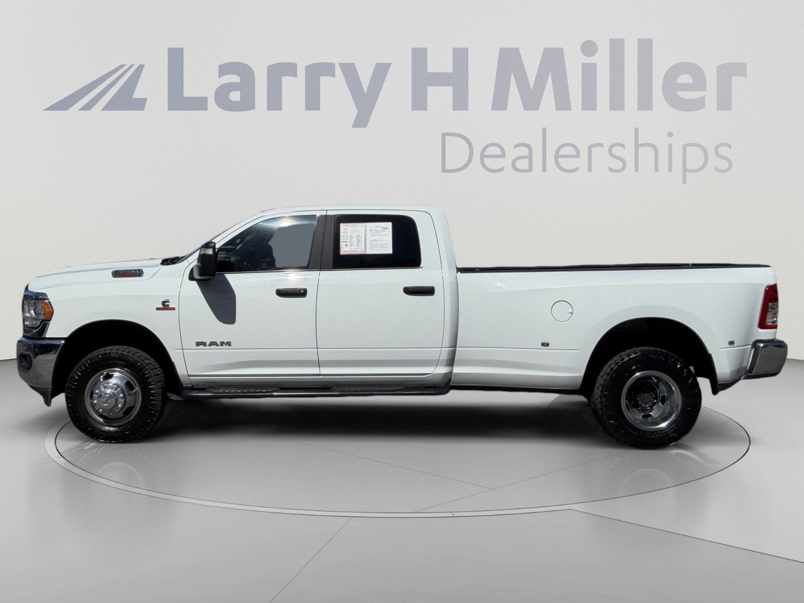 Used 2023 RAM 3500 Big Horn w/ Level 1 Equipment Group AWD/4WD image 2