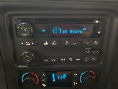 Used 2004 Chevrolet Silverado 2500 LS AWD/4WD image 4
