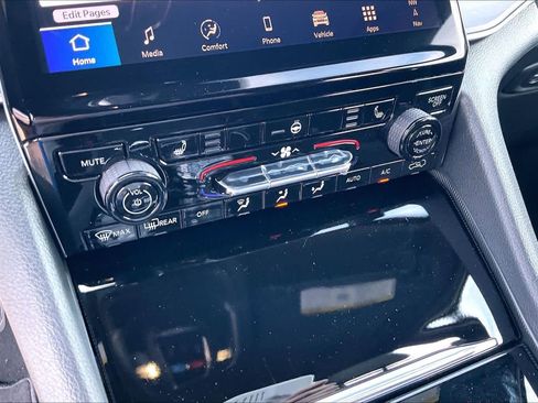 New 2025 Jeep Grand Cherokee L Limited w/ Black Appearance Package image 18