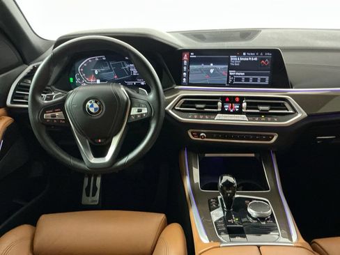 Certified 2022 BMW X5 xDrive40i w/ Parking Assistance Package AWD/4WD image 9