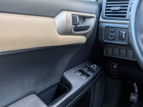 Used 2014 Lexus CT 200h FWD image 19