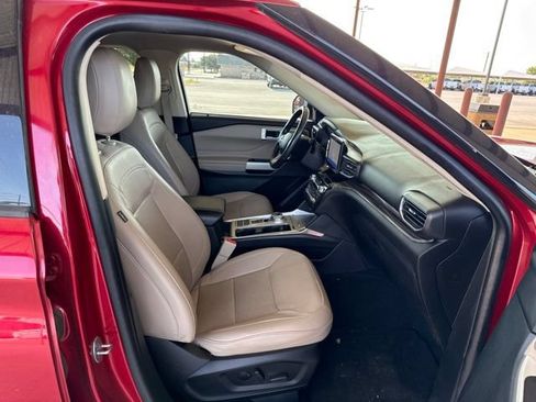 Used 2021 Ford Explorer Limited w/ Equipment Group 301A RWD image 11