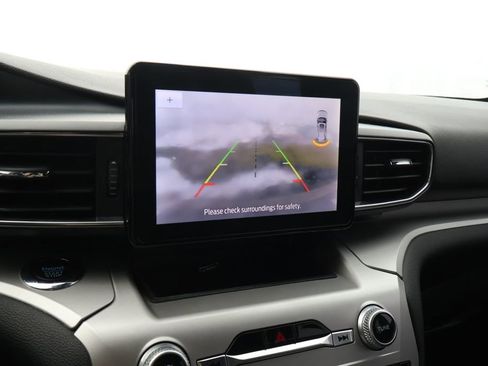 Used 2022 Ford Explorer XLT w/ Equipment Group 202A image 19