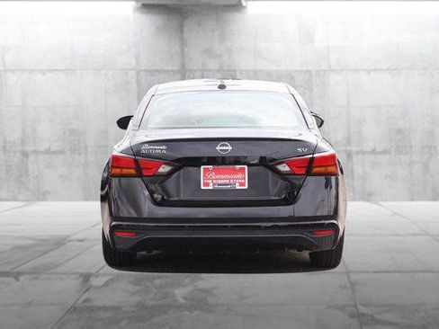 Used 2024 Nissan Altima 2.5 SV image 6