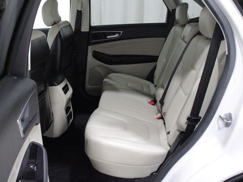 Used 2016 Ford Edge Titanium w/ Equipment Group 301A AWD/4WD image 24
