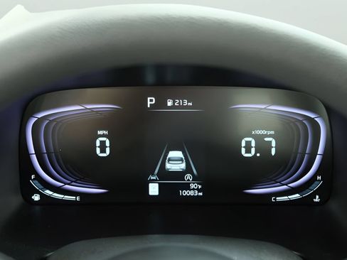 Used 2025 Kia Soul LX FWD image 5