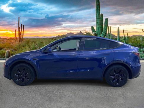Used 2023 Tesla Model Y Long Range AWD/4WD image 6