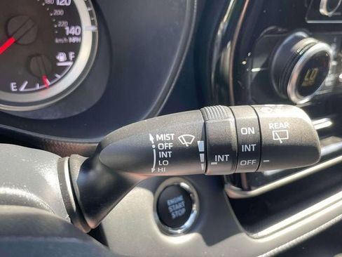 Used 2022 Toyota Highlander LE AWD/4WD image 25