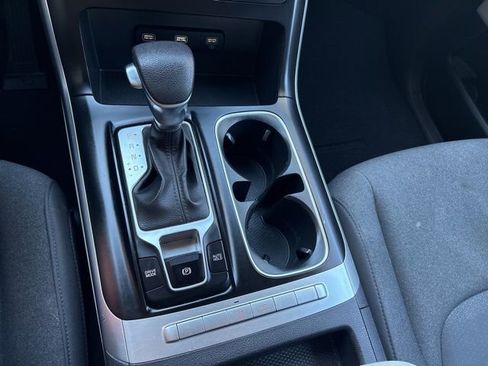 Certified 2023 Kia Carnival LX image 19