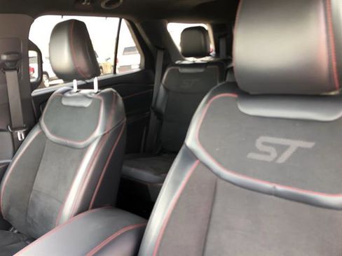 Used 2025 Ford Explorer ST image 10
