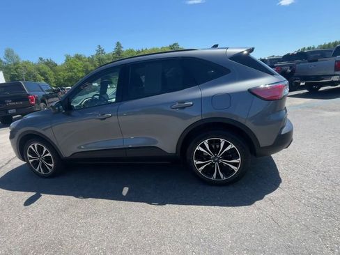 Certified 2022 Ford Escape SE w/ SE Sport Appearance Package AWD/4WD image 17