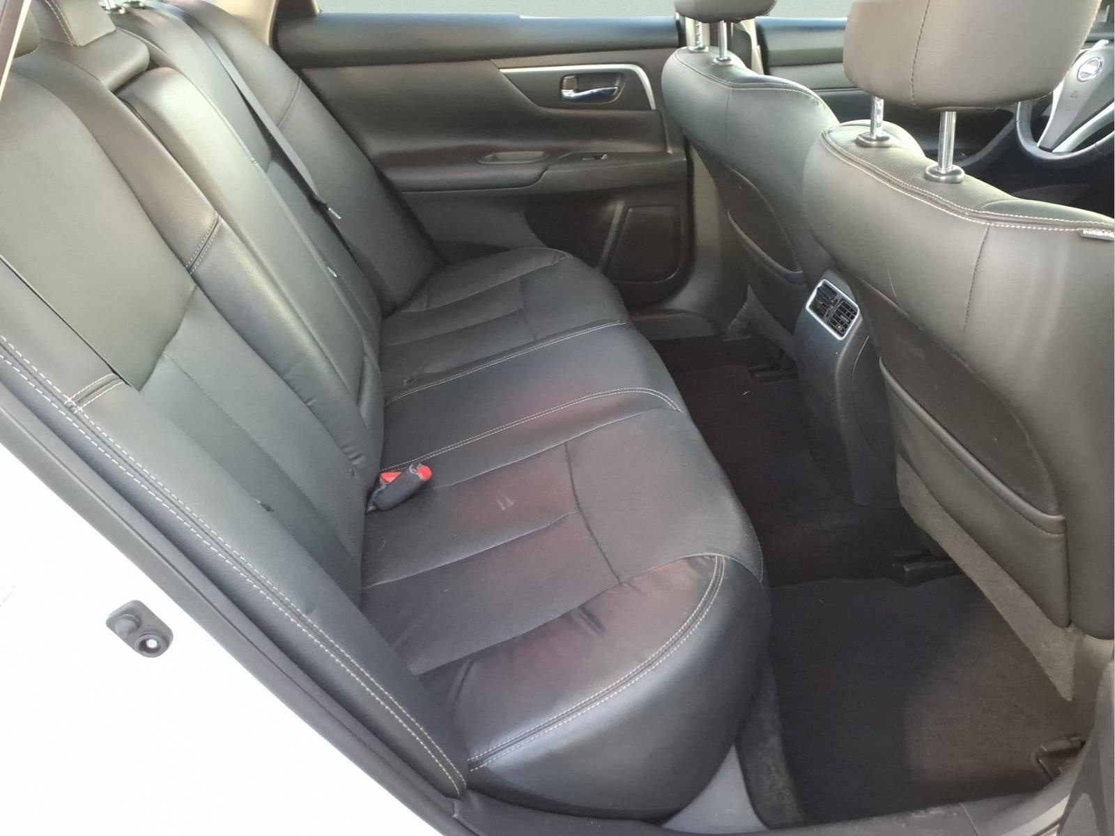 Used 2016 Nissan Altima 3.5 SL w/ 3.5 Technology Package FWD image 24