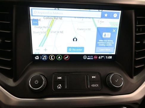 Certified 2023 GMC Acadia SLT image 20