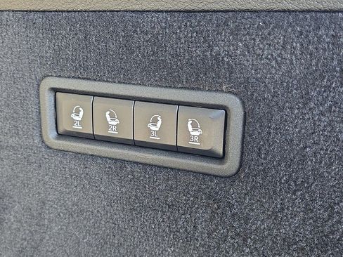 Used 2022 Jeep Grand Wagoneer Series III w/ Flexible Seating Group image 11