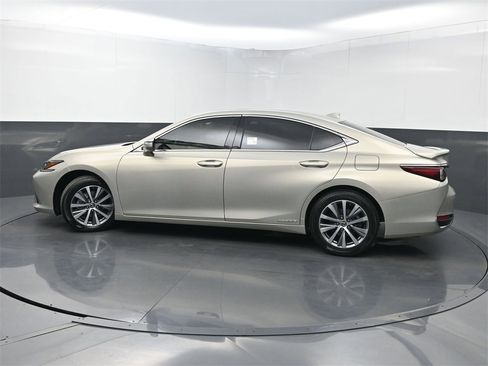 Used 2021 Lexus ES 300h w/ Premium Package image 43