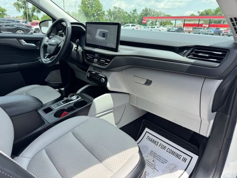 Used 2023 Ford Escape SE FWD image 17