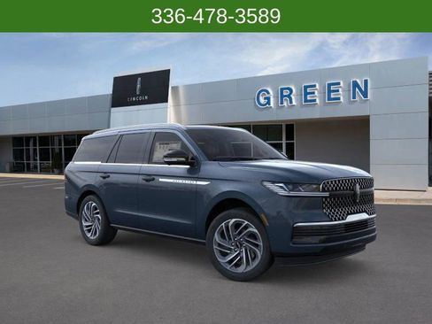 New 2025 Lincoln Navigator Reserve image 7