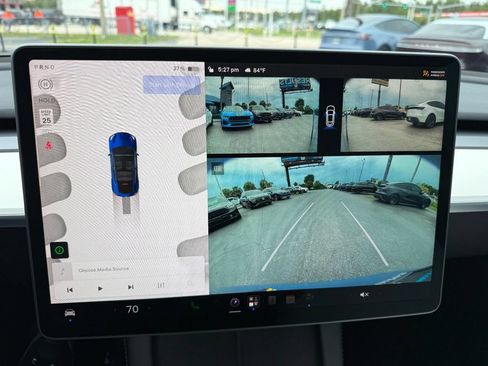 Used 2024 Tesla Model Y Long Range AWD/4WD image 17