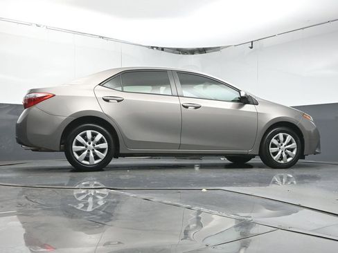 Used 2016 Toyota Corolla L image 35