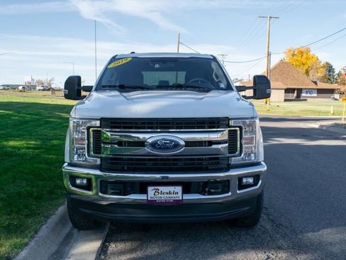 Used 2019 Ford F250 XLT w/ Camper Package image 2