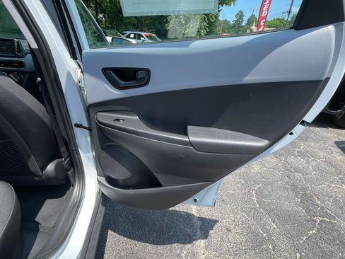 Used 2020 Hyundai Kona SE AWD/4WD image 23