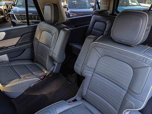 Used 2020 Lincoln Navigator L Black Label w/ Cargo Convenience Package AWD/4WD image 21