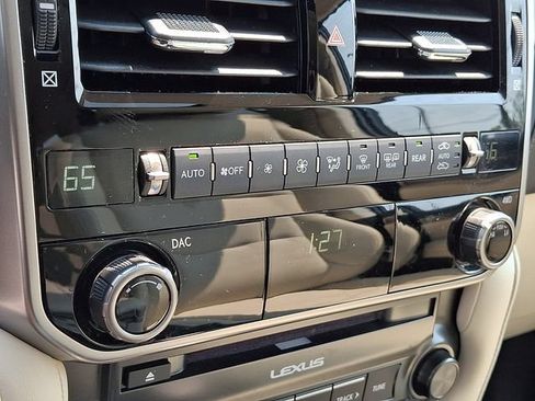 Certified 2023 Lexus GX 460 Premium w/ Premium Package AWD/4WD image 17