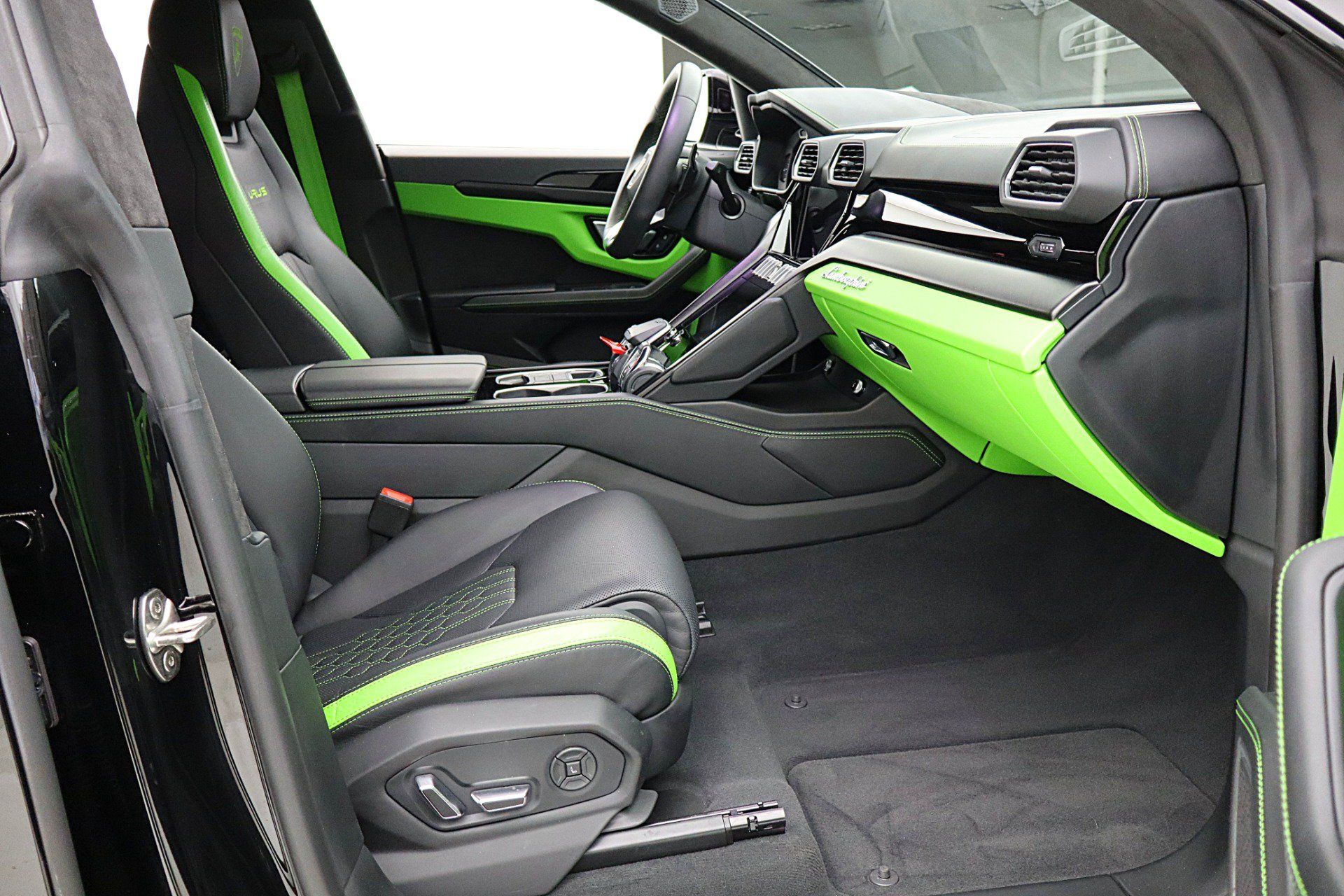 Used 2024 Lamborghini Urus S AWD/4WD image 42